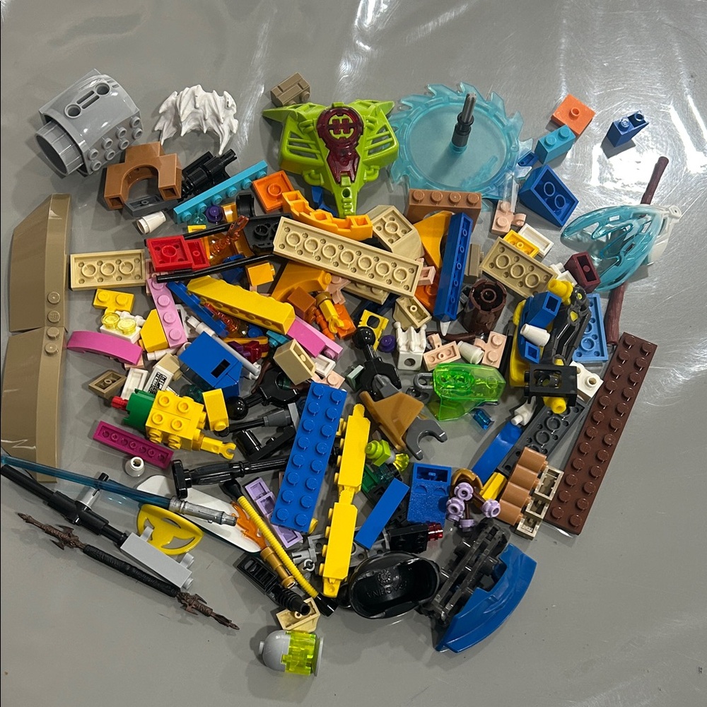 Assorted LEGO Collection - Picture 11 of 11